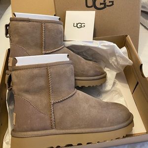 UGG Classic Mini II